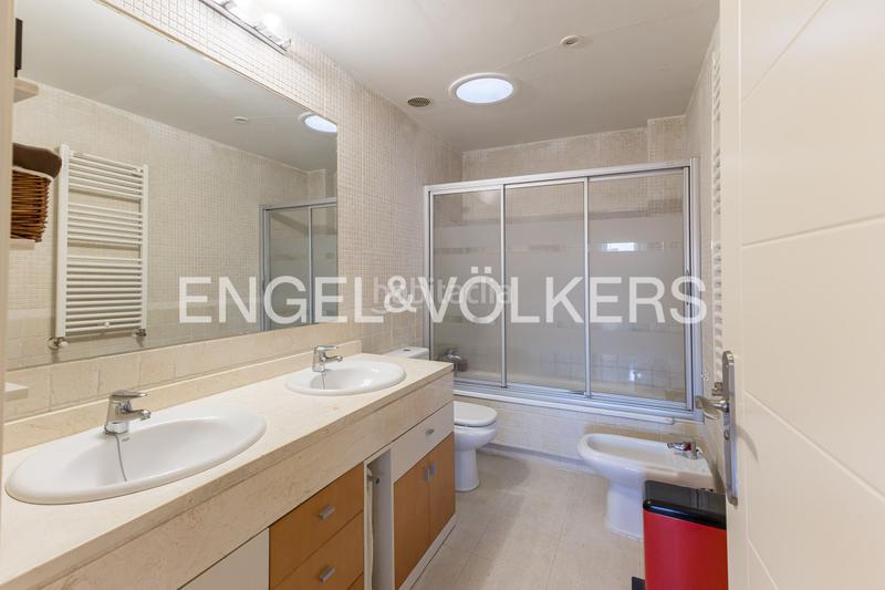 Foto c2369036-f8bd-41ea-8d74-3a9ba4739990. Casa adossada amb calefacció aparcament piscina a Paracuellos de Jarama