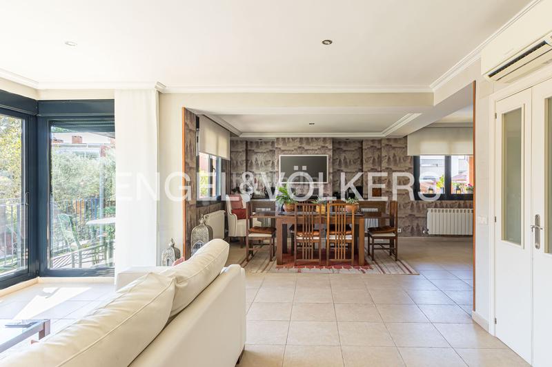 Foto ea7a4f11-7e50-49d1-b610-b3bc870b7b3c. Casa adossada amb calefacció aparcament piscina a Paracuellos de Jarama