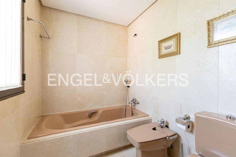 Foto 297531fd-b099-49fa-ad28-6104e88ba1da. Casa a schiera con riscaldamento parcheggio piscina in Madrid