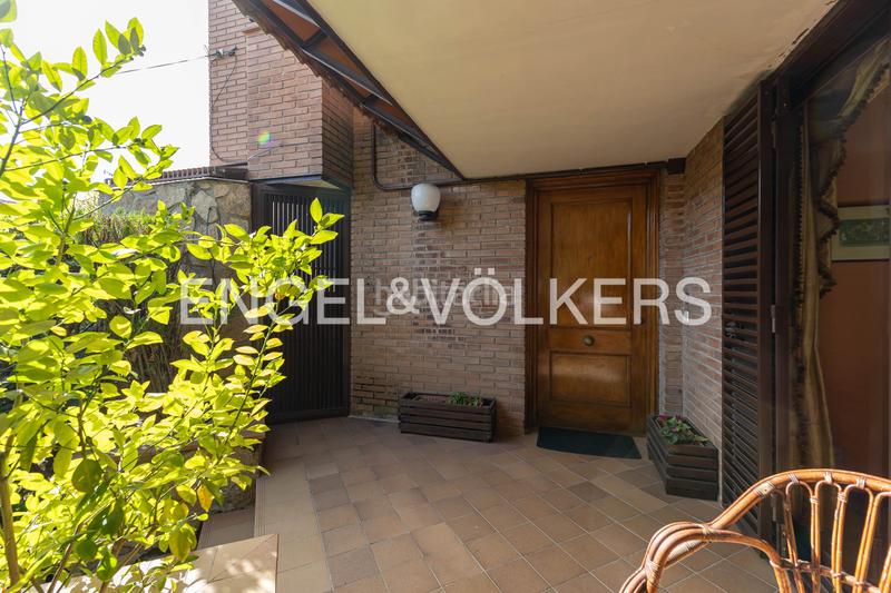 Foto 2bf147d6-6625-48be-8786-14813069c7a7. Casa a schiera con riscaldamento parcheggio piscina in Madrid