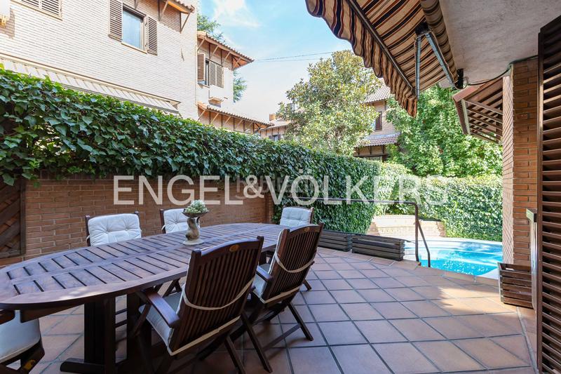 Foto 641953f3-2232-452e-9b5f-8f3ef50e507a. Casa a schiera con riscaldamento parcheggio piscina in Madrid