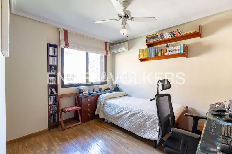 Foto 740545fa-f782-4112-8f12-6f2efe9ab939. Casa a schiera con riscaldamento parcheggio piscina in Madrid