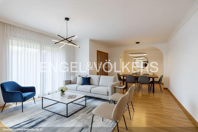 Foto 939db9bd-2377-4807-946e-a05c8665d2d1. Casa a schiera con riscaldamento parcheggio piscina in Madrid