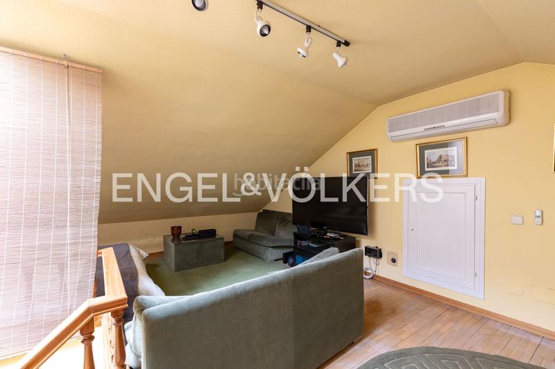 Foto a226743e-bc5a-4315-b469-1ec27e005fa5. Casa a schiera con riscaldamento parcheggio piscina in Madrid