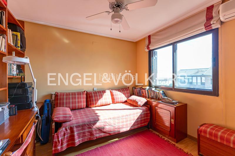 Foto b9beffea-28aa-408c-a05c-1740df83a1e4. Casa a schiera con riscaldamento parcheggio piscina in Madrid