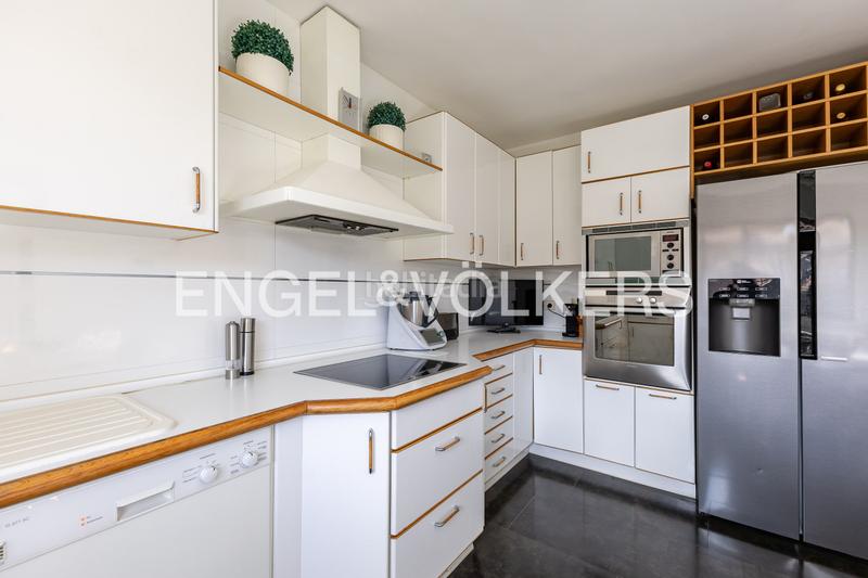 Foto c0496c08-3960-4de5-81ba-727f53569722. Casa a schiera con riscaldamento parcheggio piscina in Madrid