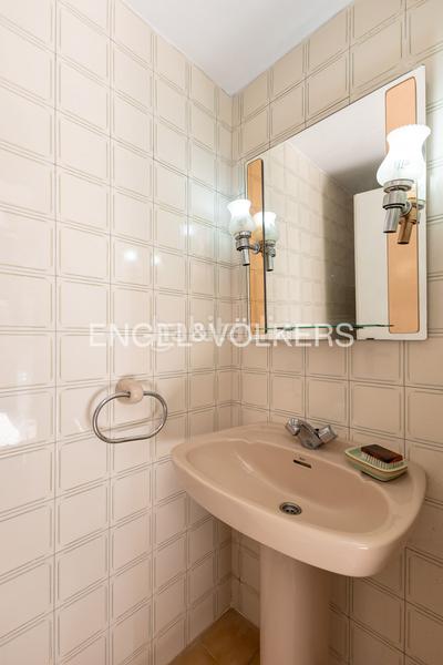 Foto e532c9c2-4698-4649-8f56-6e010c0d3327. Casa a schiera con riscaldamento parcheggio piscina in Madrid