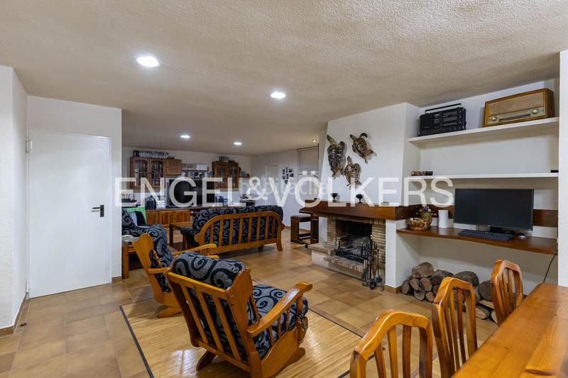 Foto e9a855cd-2cd8-49de-b91f-456b1444ebfc. Casa a schiera con riscaldamento parcheggio piscina in Madrid