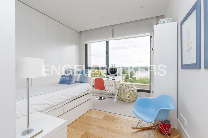 Foto 2cc7df24-c70e-4f7a-83bb-0c5bc71227c3. Casa amb calefacció piscina a Aravaca Madrid