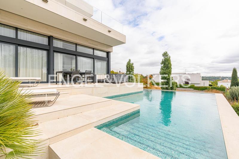 Foto 9171bc37-5d7e-4656-a725-1218fb1525fe. Casa amb calefacció piscina a Aravaca Madrid