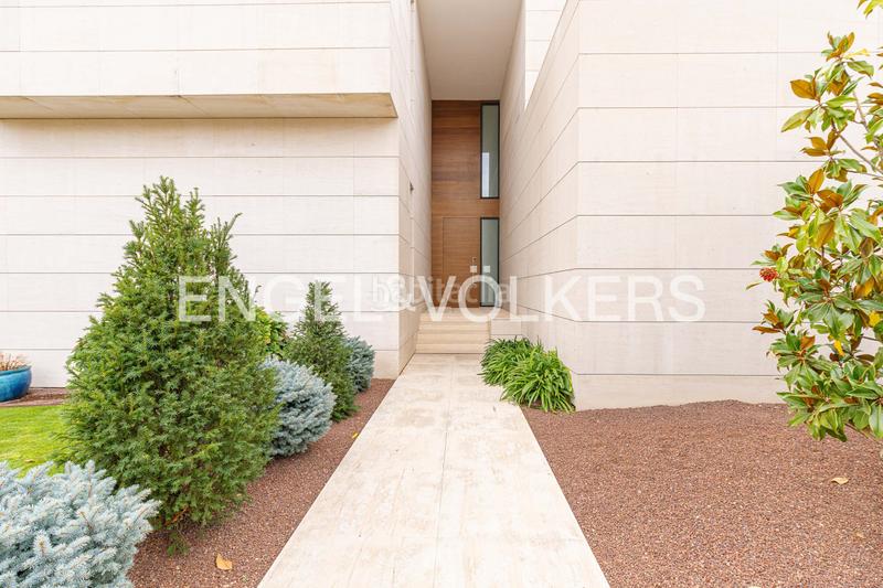 Foto c3406af2-5a85-47c0-aa3d-e4c1ad3f7142. Casa amb calefacció piscina a Aravaca Madrid