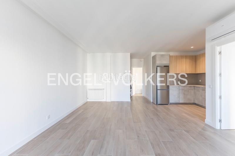 Foto 8b3e2df4-2398-4c39-a4ee-263f812cc690. Rent apartment with heating in Trafalgar Madrid