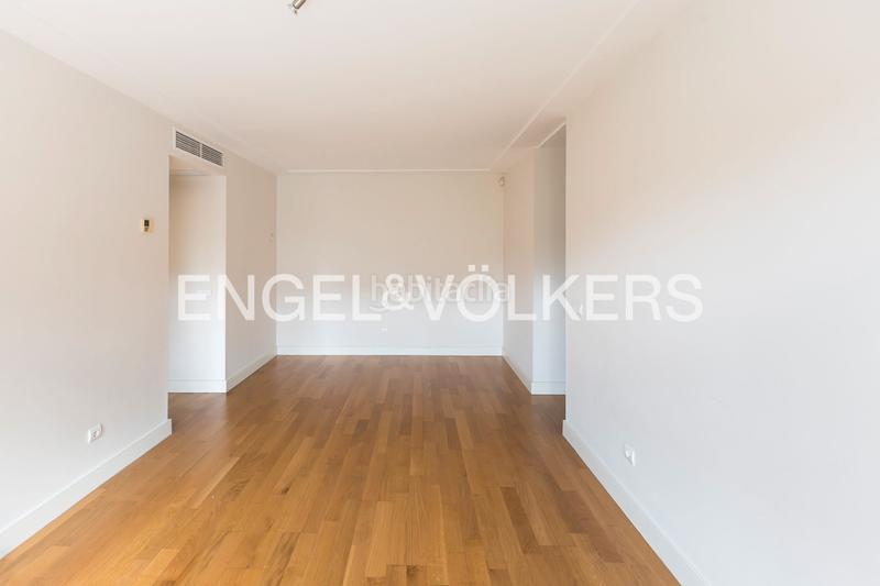 Foto 0559171c-7a5d-45cb-aec1-ef974345b2b6. Appartement mit heizung parking pool in Legazpi Madrid