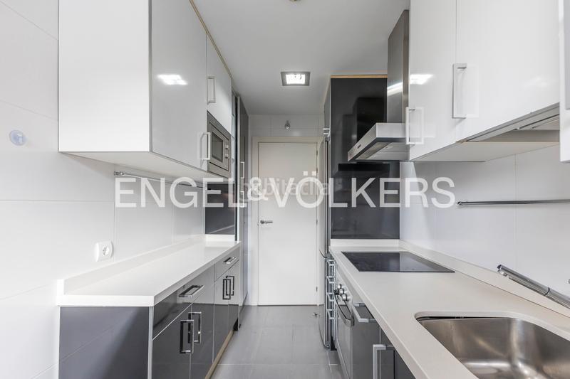 Foto bf4c1a08-5e97-43ea-8fe9-f5559acc8003. Appartement mit heizung parking pool in Legazpi Madrid