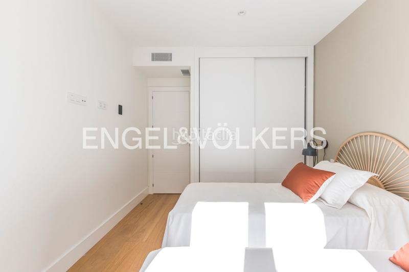 Foto 1d23255e-4be0-4ca5-b5a8-7c098c3edb17. Affitto attico con riscaldamento parcheggio piscina in Madrid