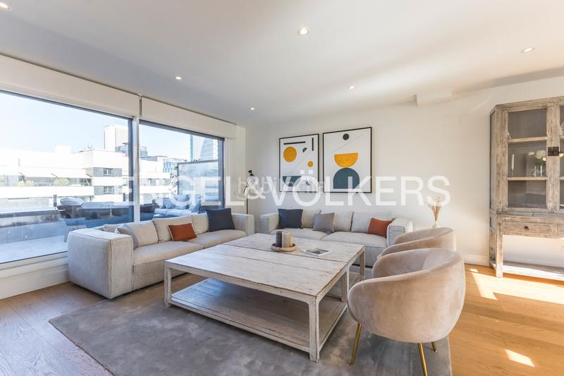 Foto 24702db8-72e9-4853-bb1d-2f1f8c839b6a. Affitto attico con riscaldamento parcheggio piscina in Madrid