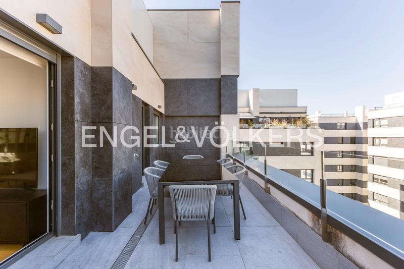 Foto 141ea928-52b9-4b57-b2aa-0814b9e11311. Location attique avec chauffage parking piscine dans Madrid