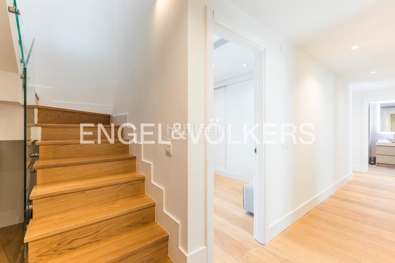 Foto 3ccf7a8a-0e0e-4963-89e7-d0539eebbef1. Location attique avec chauffage parking piscine dans Madrid