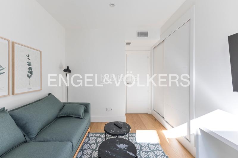 Foto 413e42d8-9de9-4a17-9d83-0bdcc3b8ab69. Location attique avec chauffage parking piscine dans Madrid