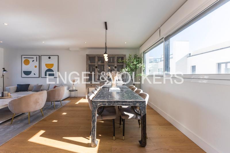 Foto 7bd3cda5-d616-4cee-9795-e2095ab5a339. Location attique avec chauffage parking piscine dans Madrid