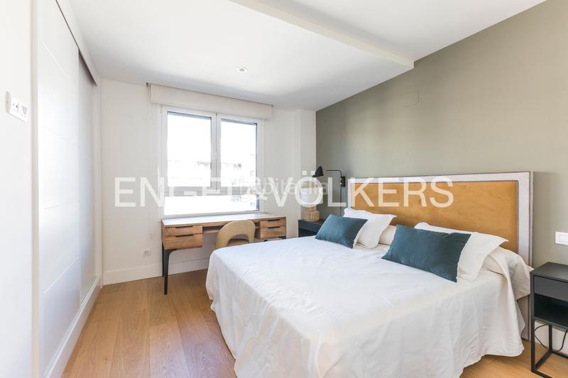 Foto b8ff820e-8597-4318-8527-4f5192e5d051. Location attique avec chauffage parking piscine dans Madrid