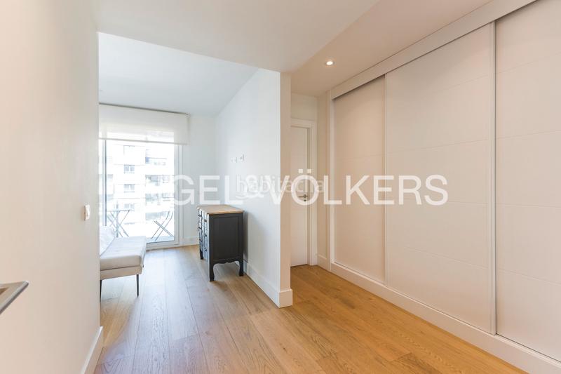 Foto c8738486-9834-4bf6-a94d-1863a3bb220f. Location attique avec chauffage parking piscine dans Madrid