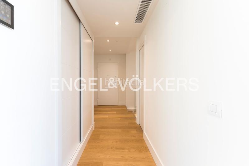 Foto 774f6b64-fcc1-430e-a2ec-9b21216ebb65. Miete dachwohnung mit heizung parking pool in Ríos Rosas-Nuevos Ministerios Madrid