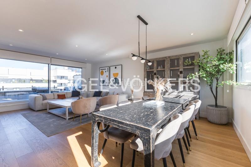 Foto a475a122-6035-4fb4-ac5e-72ca264fca1a. Miete dachwohnung mit heizung parking pool in Ríos Rosas-Nuevos Ministerios Madrid