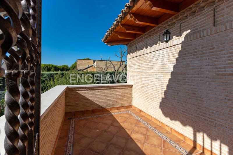 Foto 09aee564-b6ce-4a41-8ba0-8cff3e9978cf. Casa con riscaldamento parcheggio piscina in El Bosque Villaviciosa de Odón