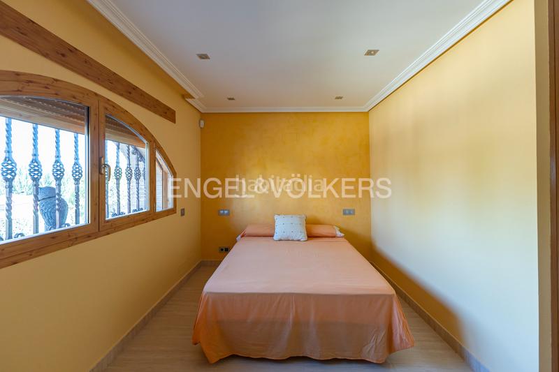 Foto 120cc7fc-d92c-470f-8828-85f42532c2bc. Casa con riscaldamento parcheggio piscina in El Bosque Villaviciosa de Odón