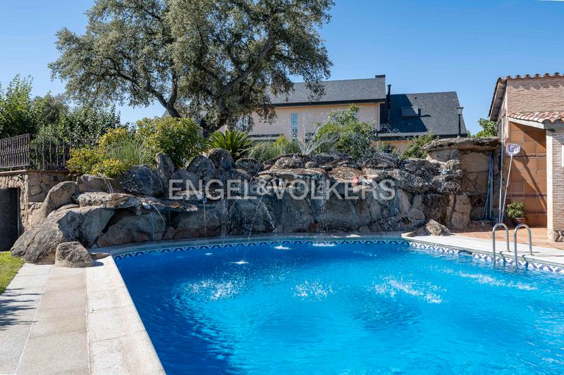 Foto 268c461f-a177-47c4-b52b-cda643796fb6. Casa con riscaldamento parcheggio piscina in El Bosque Villaviciosa de Odón