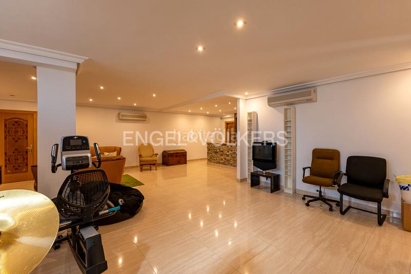 Foto 2c064c1e-0a6c-41b3-86bf-b5f85a3f4f6a. Casa con riscaldamento parcheggio piscina in El Bosque Villaviciosa de Odón