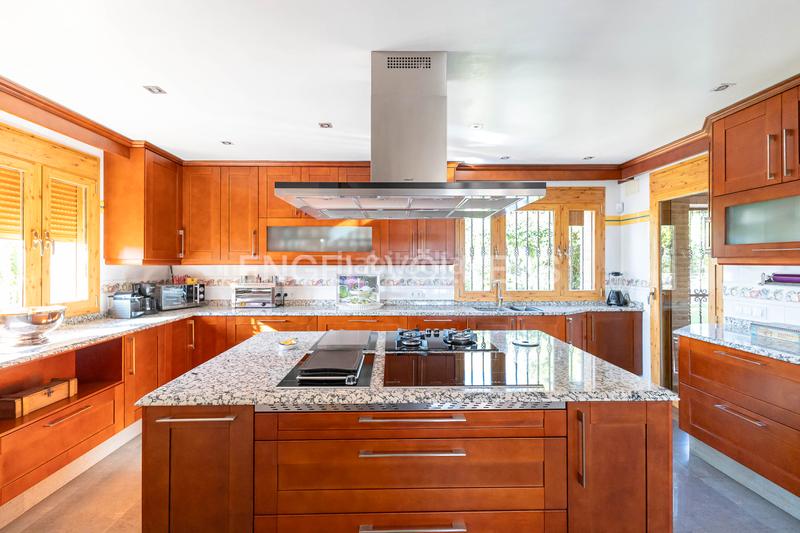 Foto 2ed051b3-5b50-4dc9-ba4b-8505f0a61f59. Casa con riscaldamento parcheggio piscina in El Bosque Villaviciosa de Odón