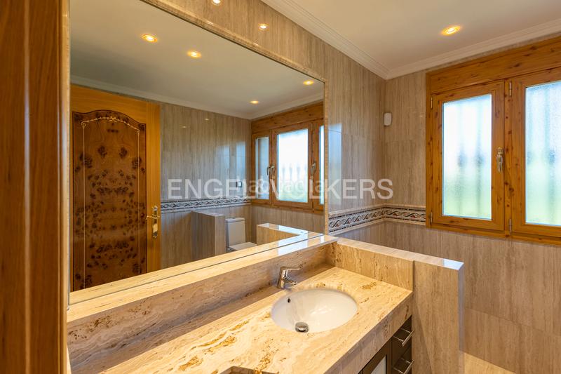 Foto 45633ac5-e904-4954-a49c-58741196bed2. Casa con riscaldamento parcheggio piscina in El Bosque Villaviciosa de Odón