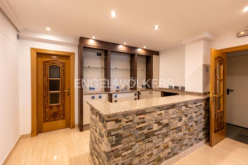 Foto b5b9cd7b-c11f-451f-905d-b3fa672d86ba. Casa con riscaldamento parcheggio piscina in El Bosque Villaviciosa de Odón