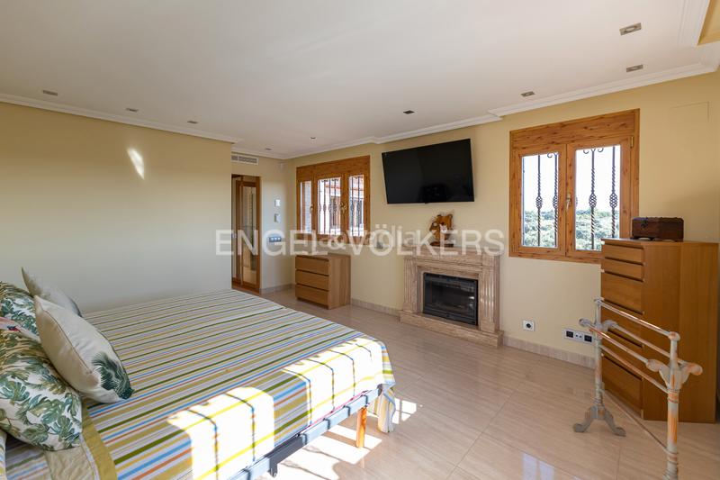 Foto cca1495a-c15f-44f1-9e32-808fd30c464d. Casa con riscaldamento parcheggio piscina in El Bosque Villaviciosa de Odón