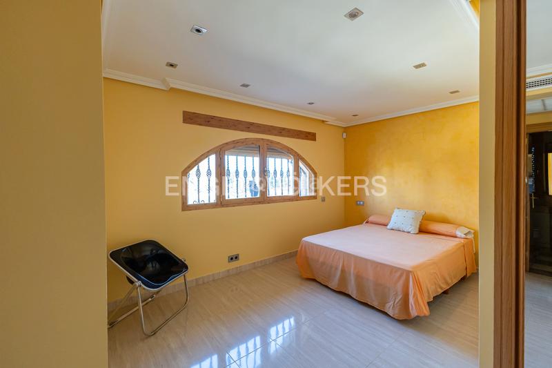 Foto d603c174-9040-4845-93f2-73da3eab8a0f. Casa con riscaldamento parcheggio piscina in El Bosque Villaviciosa de Odón