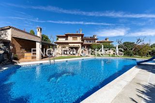 Casa a El Bosque. Magnifica propiedad en villaviciosa de odón