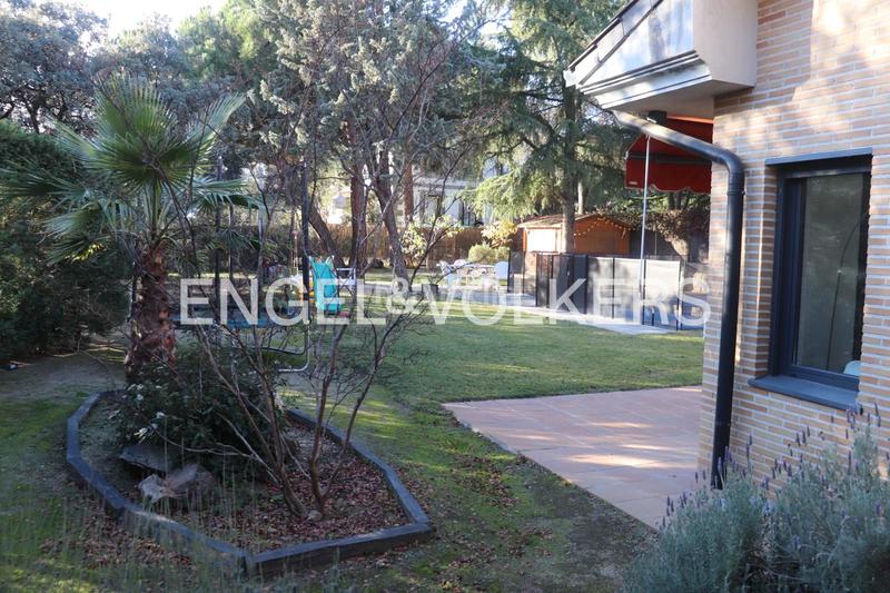 Foto 0a1fc366-0c72-4abf-afad-9594a543471a. Rent house with heating parking pool in Colonia Torrelodones