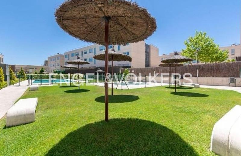 Foto 40962328-bca7-44b6-91d6-e4efb80ba929. Apartament amb calefacció aparcament piscina a Parque Empresarial Rozas de Madrid (Las)