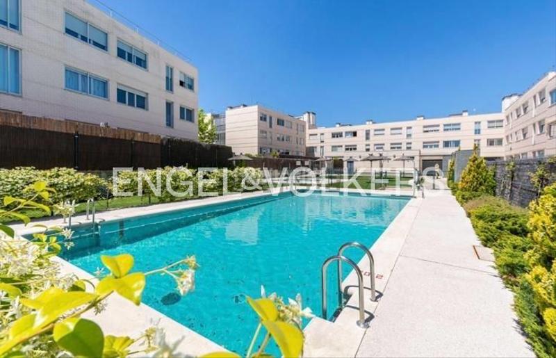 Foto ab08f1cc-65ec-4df3-b96b-0dfb678451ac. Apartament amb calefacció aparcament piscina a Parque Empresarial Rozas de Madrid (Las)