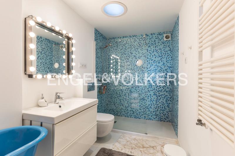 Foto 0c5b5f5e-7fd0-41b0-8b76-bbcde148c6aa. Àtic amb calefacció a El Viso Madrid