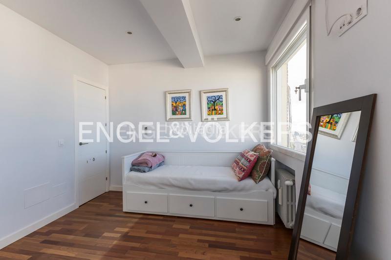 Foto 7c6bfd7d-6aea-4f8b-83a6-3d49e66cde9b. Àtic amb calefacció a El Viso Madrid