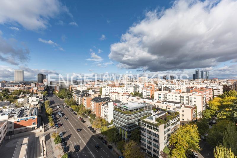 Foto 9db18322-1927-4fc9-a430-59b4f2e06938. Àtic amb calefacció a El Viso Madrid
