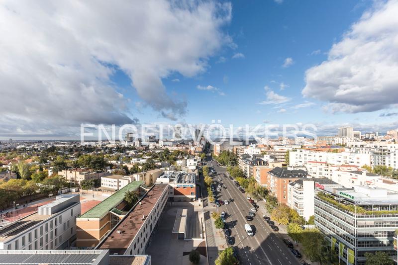 Foto d5dbee3c-ea0c-4932-9231-4889d565c52f. Àtic amb calefacció a El Viso Madrid