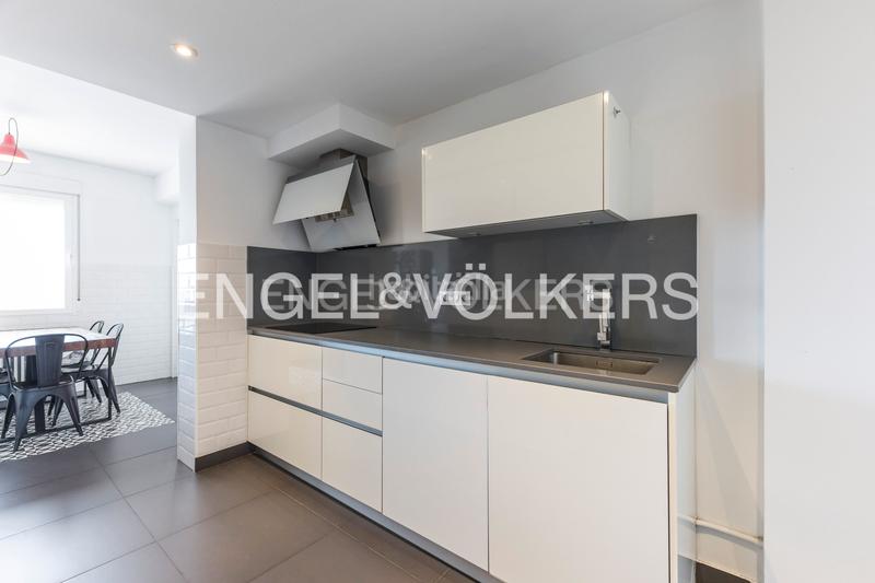 Foto ea7a2e26-b7e8-4a61-be49-c8e80ab13b91. Àtic amb calefacció a El Viso Madrid