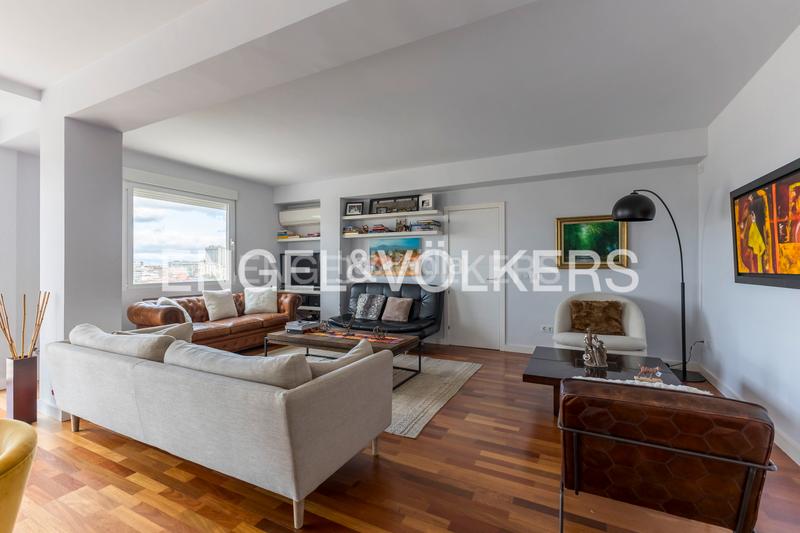 Foto fb002cb3-6d7e-4d5a-92cd-367aec3834e7. Àtic amb calefacció a El Viso Madrid