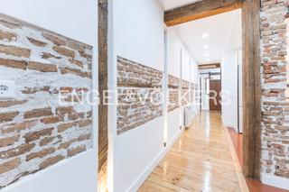 Apartament a Palacio. Propiedad reformada en finca clásica de palacio