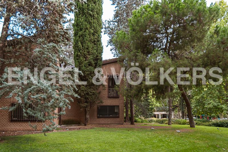 Foto 43b49d4f-5bce-404f-a646-b57051883a86. Apartamento exquisito apartamento en chamartín, lujo y confort moderno con estilo clásico en Madrid