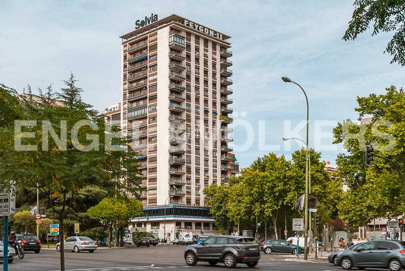 Foto d110d86a-bb8c-44a2-803a-4e9ec5e20378. Apartamento exquisito apartamento en chamartín, lujo y confort moderno con estilo clásico en Madrid